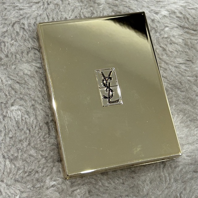 Yves Saint Laurent(イヴサンローラン)のイブサンローラン　ブラッシュクチュール5 コスメ/美容のベースメイク/化粧品(チーク)の商品写真