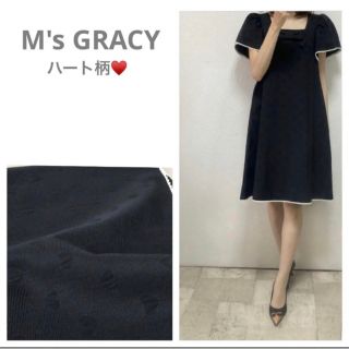 エムズグレイシー(M'S GRACY)の希少美品エムズグレイシーリボン付ハート柄袖フリルAラインワンピ40／ブラック　L(ひざ丈ワンピース)