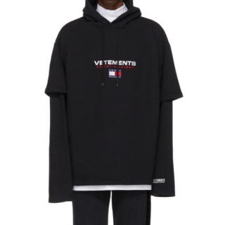 バレンシアガ(Balenciaga)のvetements tommy パーカー(パーカー)