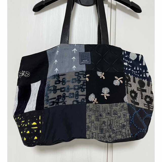 ト送料込 美品ミナペルホネン*Peace bag 黒 - 通販