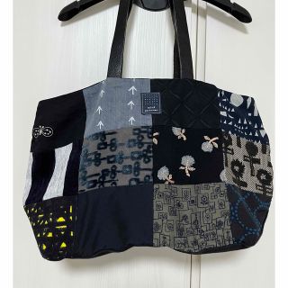 ミナペルホネン(mina perhonen)の美品ミナペルホネン＊Peace bag  黒(トートバッグ)