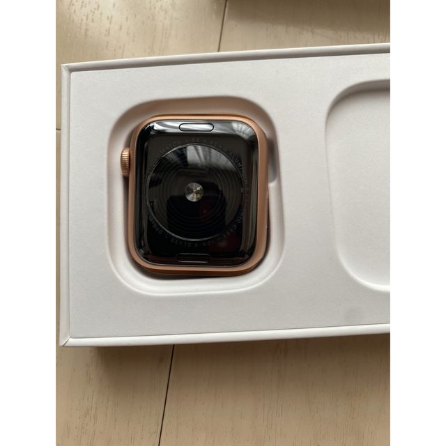 Apple Watch(アップルウォッチ)のえびかつさま専用APPLE WATCH SE GPSモデル GOAL スマホ/家電/カメラのスマートフォン/携帯電話(その他)の商品写真