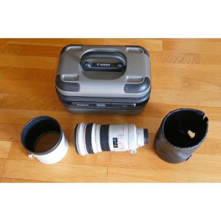 キヤノン(Canon)の【当日発送!】Canon EF 300mm F2.8 IS USM ケース付(レンズ(単焦点))