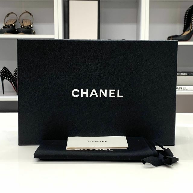 CHANEL(シャネル)の6303 未使用 シャネル ファブリック チェーンココマーク サンダル ゴールド レディースの靴/シューズ(サンダル)の商品写真