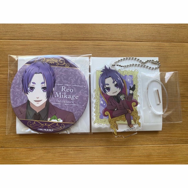 ブルーロック 玉座 缶バッジ&アクリルキーチェーン 御影玲王 2点