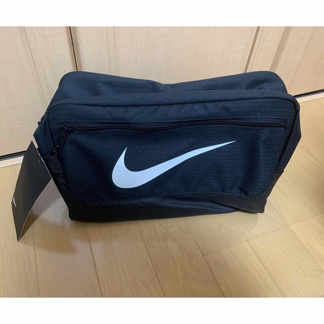 NIKE(ナイキ)の【新品】NIKEシューズケース キッズ/ベビー/マタニティのこども用バッグ(シューズバッグ)の商品写真