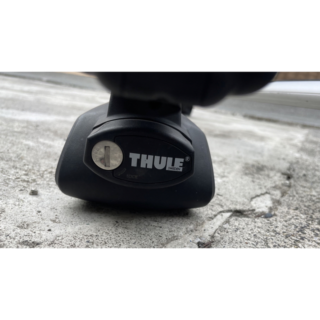 THULE(スーリー)のスーリ　THULE TH869【エアロバー】＋TH757【ベースフット】 自動車/バイクの自動車(車外アクセサリ)の商品写真