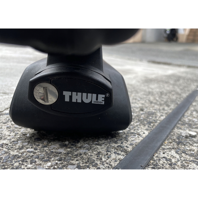 THULE(スーリー)のスーリ　THULE TH869【エアロバー】＋TH757【ベースフット】 自動車/バイクの自動車(車外アクセサリ)の商品写真