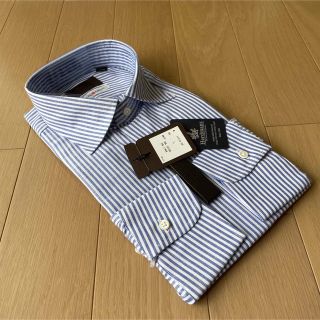 スーツカンパニー(THE SUIT COMPANY)のユニバーサルランゲージ長袖ドレスシャツHerdmansリネンL（41-84)新品(シャツ)