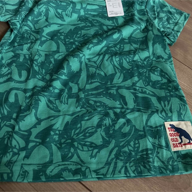 新品半袖　Tシャツ　恐竜　120cm キッズ/ベビー/マタニティのキッズ服男の子用(90cm~)(Tシャツ/カットソー)の商品写真