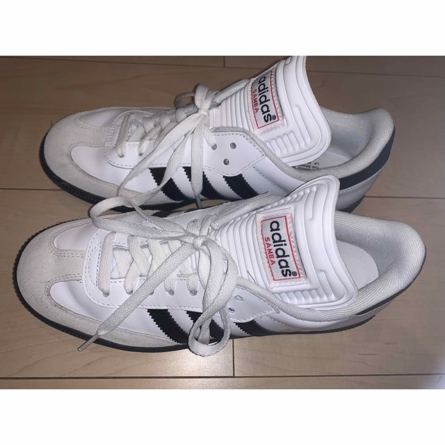 Originals（adidas）(オリジナルス)のADIDAS SAMBA CLASSIC　白　25.0cm メンズの靴/シューズ(スニーカー)の商品写真