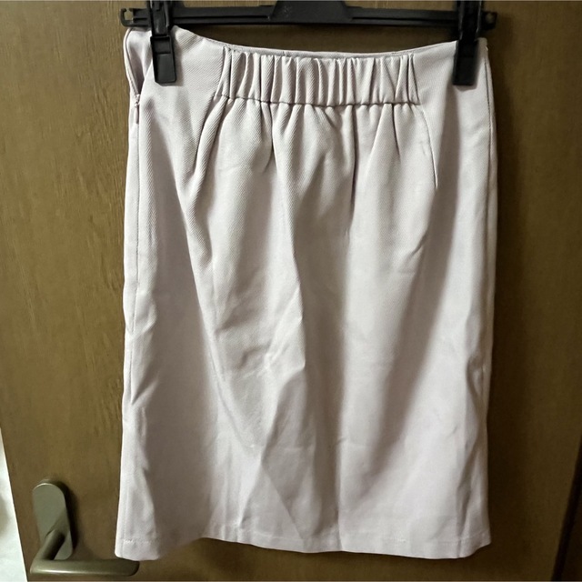 ROJITA(ロジータ)の✩ROJITA ビジュー付きタイトスカート✩ レディースのスカート(ひざ丈スカート)の商品写真