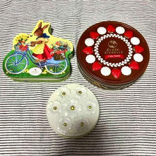 カルディ(KALDI)の✳️サブレミシェル、KALDI、お菓子のミカタ 空き缶(小物入れ)