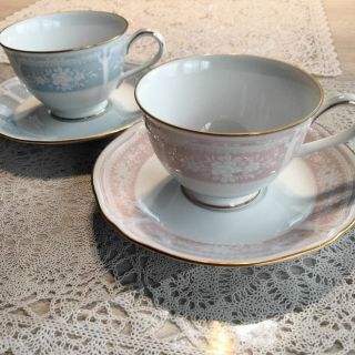 ノリタケ(Noritake)の【美品】ノリタケ　レースウッドゴールドカップ&ソーサー　ピンクと水色(グラス/カップ)