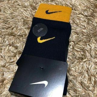 NIKE 靴下　レイヤードソックス　新品　ナイキ靴下　24〜26センチ(ソックス)