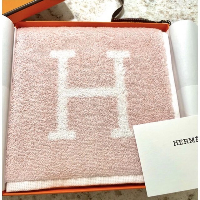 Hermes(エルメス)の【新品】エルメス　アヴァロン　タオル レディースのファッション小物(ハンカチ)の商品写真