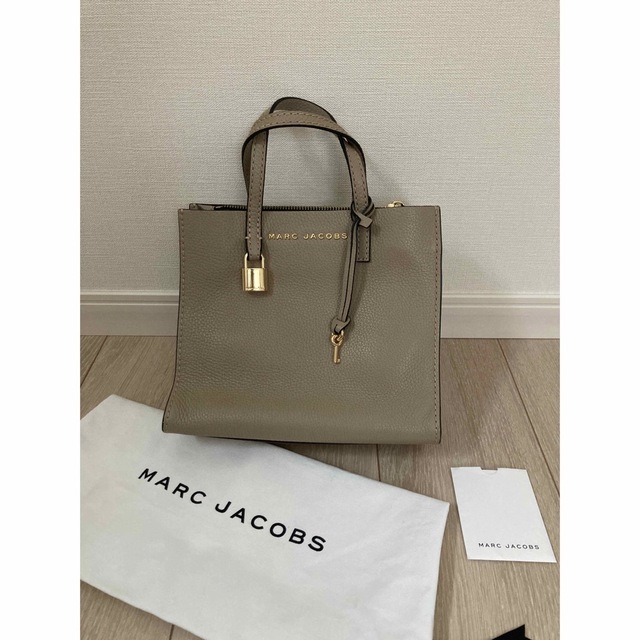 MARC JACOBS(マークジェイコブス)のMARC JACOBS グラインド ミニ トート ショルダーバッグ レディースのバッグ(トートバッグ)の商品写真