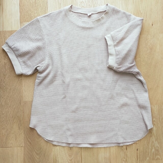 UNIQLO(ユニクロ)のユニクロ　ワッフルTシャツ　ベージュ　L レディースのトップス(Tシャツ(半袖/袖なし))の商品写真