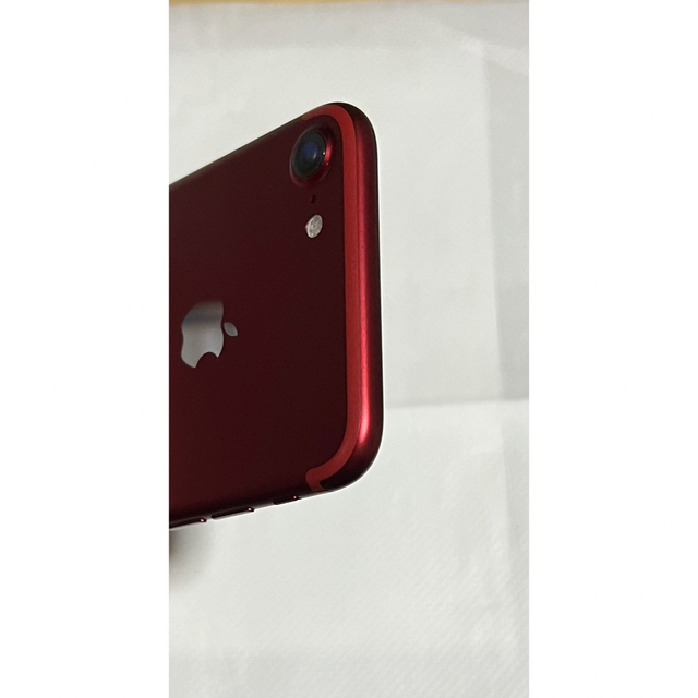 Apple(アップル)のiPhone 7 Red 128 GB SIMフリー 美品 スマホ/家電/カメラのスマートフォン/携帯電話(スマートフォン本体)の商品写真