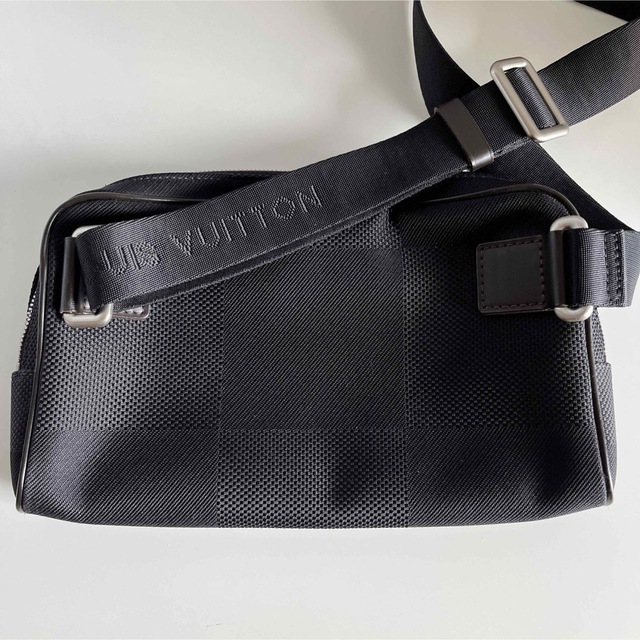 LOUIS VUITTON ダミエ・ジェアン アクロバット ボディバッグ 黒
