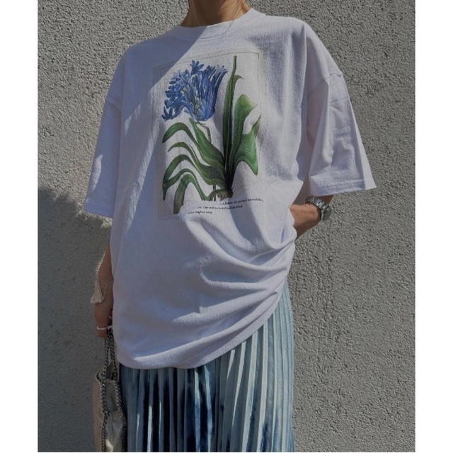 Ameri VINTAGE(アメリヴィンテージ)の【新品・未使用品】DROOP FLOWER BIG TEE レディースのトップス(Tシャツ(半袖/袖なし))の商品写真