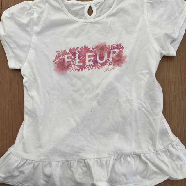 BeBe(ベベ)のBeBe  Tシャツ　130 キッズ/ベビー/マタニティのキッズ服女の子用(90cm~)(Tシャツ/カットソー)の商品写真