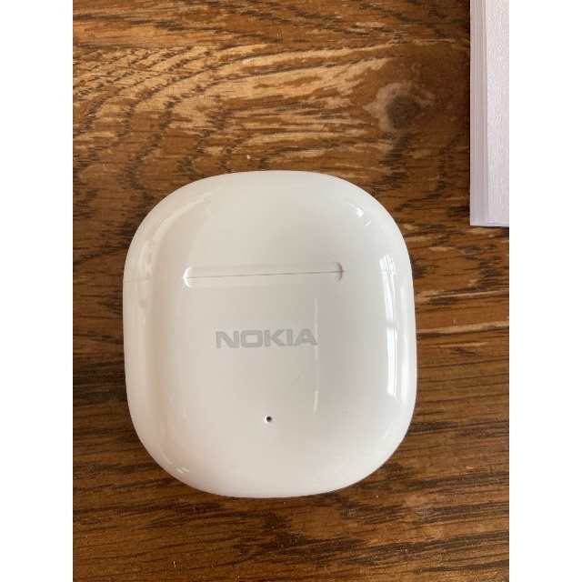 Nokiaワイヤレスイヤホン 充電ケースのみの通販 by lovelyサクラ Nokiaワイヤレスイヤホン 充電ケースのみの通販 by lovelyサクラ