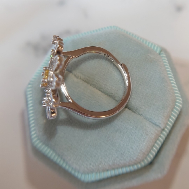 386 高級 sona ダイヤモンド リング デイジー イエローダイヤモンド レディースのアクセサリー(リング(指輪))の商品写真