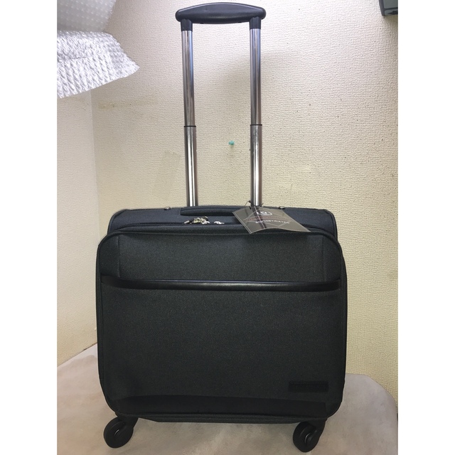 訳あり商品 新品♡スーツケース キャリーバッグ 灰色 PLUS WELLINGTON