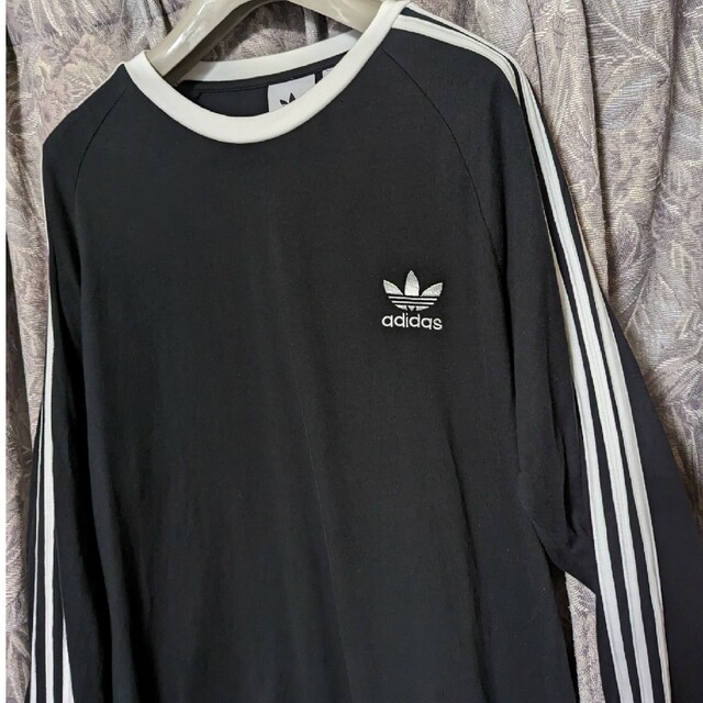 adidasｵﾘｼﾞﾅﾙｽ ｻｲﾄﾞﾗｲﾝ長袖Tｼｬﾂ