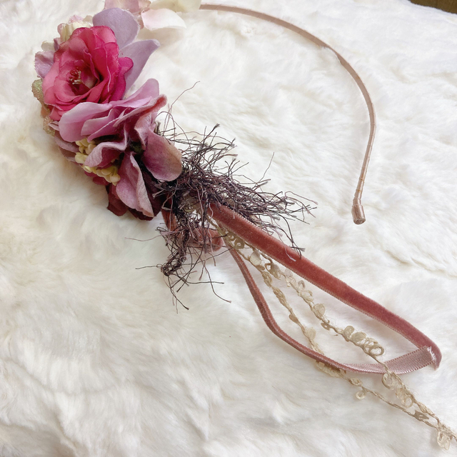ドライフラワー　カチューシャ　結婚式　お呼ばれスタイル　お呼ばれヘア ハンドメイドのウェディング(ヘッドドレス/ドレス)の商品写真