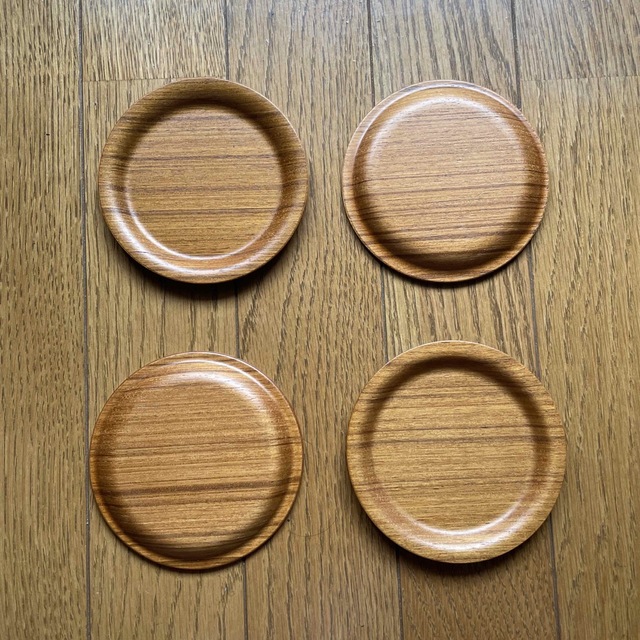 【美品】SAITO WOOD （サイトーウッド）コースター　2枚×2セット インテリア/住まい/日用品のキッチン/食器(テーブル用品)の商品写真