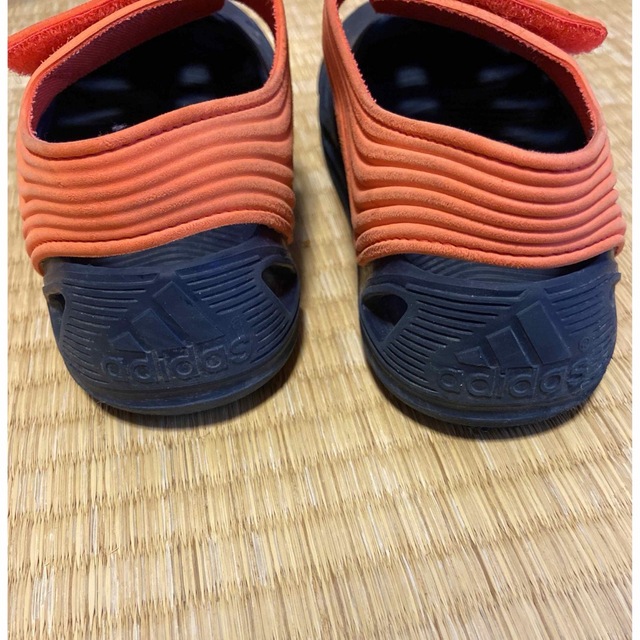 adidas(アディダス)のサンダル　adidas 18センチ キッズ/ベビー/マタニティのキッズ靴/シューズ(15cm~)(サンダル)の商品写真