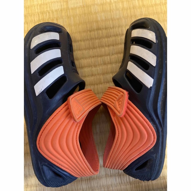 adidas(アディダス)のサンダル　adidas 18センチ キッズ/ベビー/マタニティのキッズ靴/シューズ(15cm~)(サンダル)の商品写真