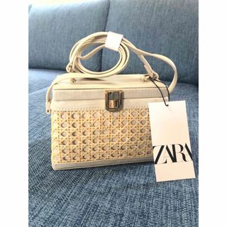 ザラ(ZARA)のZARA ラタン　カゴ　ショルダーBAG 新品(かごバッグ/ストローバッグ)