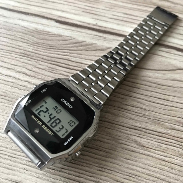 カシオCASIO  A159WAD  デジタル　腕時計　カットガラス　天然ダイヤ