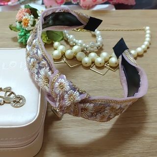 インド刺繍リボン　ターバン風カチューシャ　パステルピンク(カチューシャ)