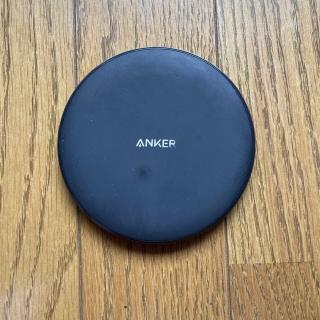 Anker(アンカー)の【中古】Anker Power Wave Pad 10 アンカー　充電器③ スマホ/家電/カメラのスマホ/家電/カメラ その他(その他)の商品写真