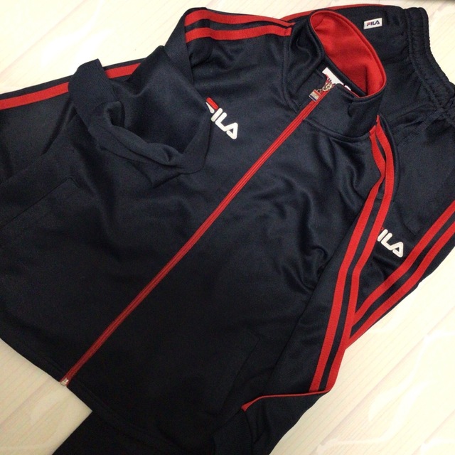 FILA - FILA ジャージ 上下セット 140 その2 紺 赤の通販 by FILA - FILA ジャージ 上下セット 140 その2 紺 赤の通販 by