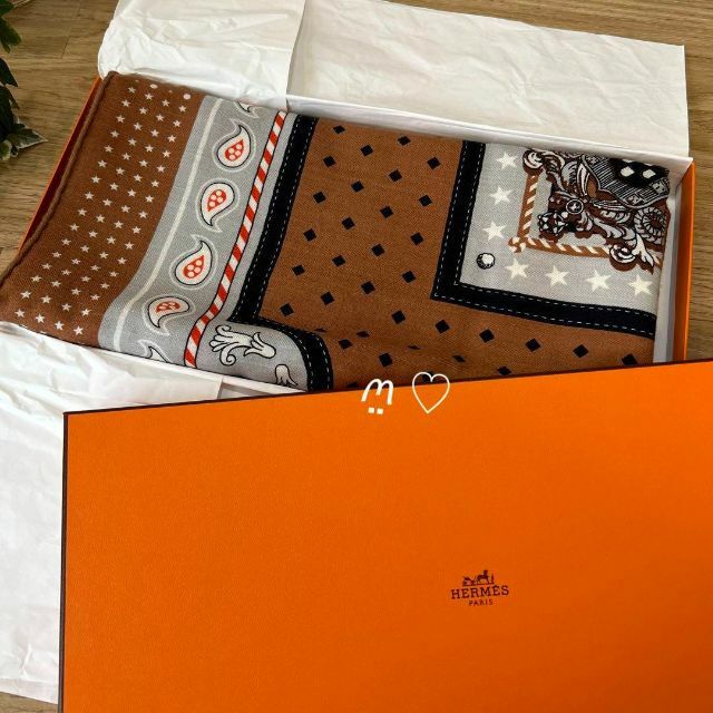 Hermes(エルメス)のHERMES　エルメス　カレ140ジェアン　宮廷の馬具　バンダナ柄　カシシル レディースのファッション小物(バンダナ/スカーフ)の商品写真