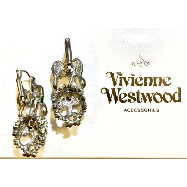 希少VivienneWestwood  コレクションライン　スカル　ピアス