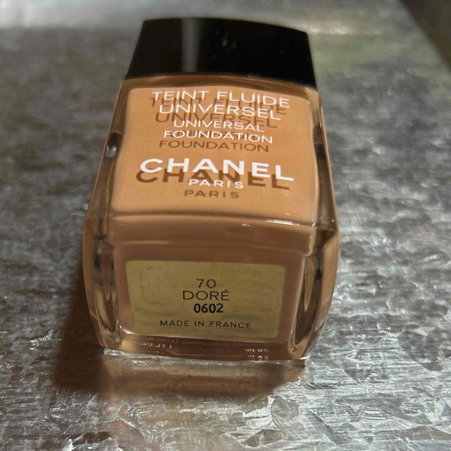 CHANEL(シャネル)のシャネル　タンフルイド　ユニバーサルファンデーション　30ml コスメ/美容のベースメイク/化粧品(ファンデーション)の商品写真