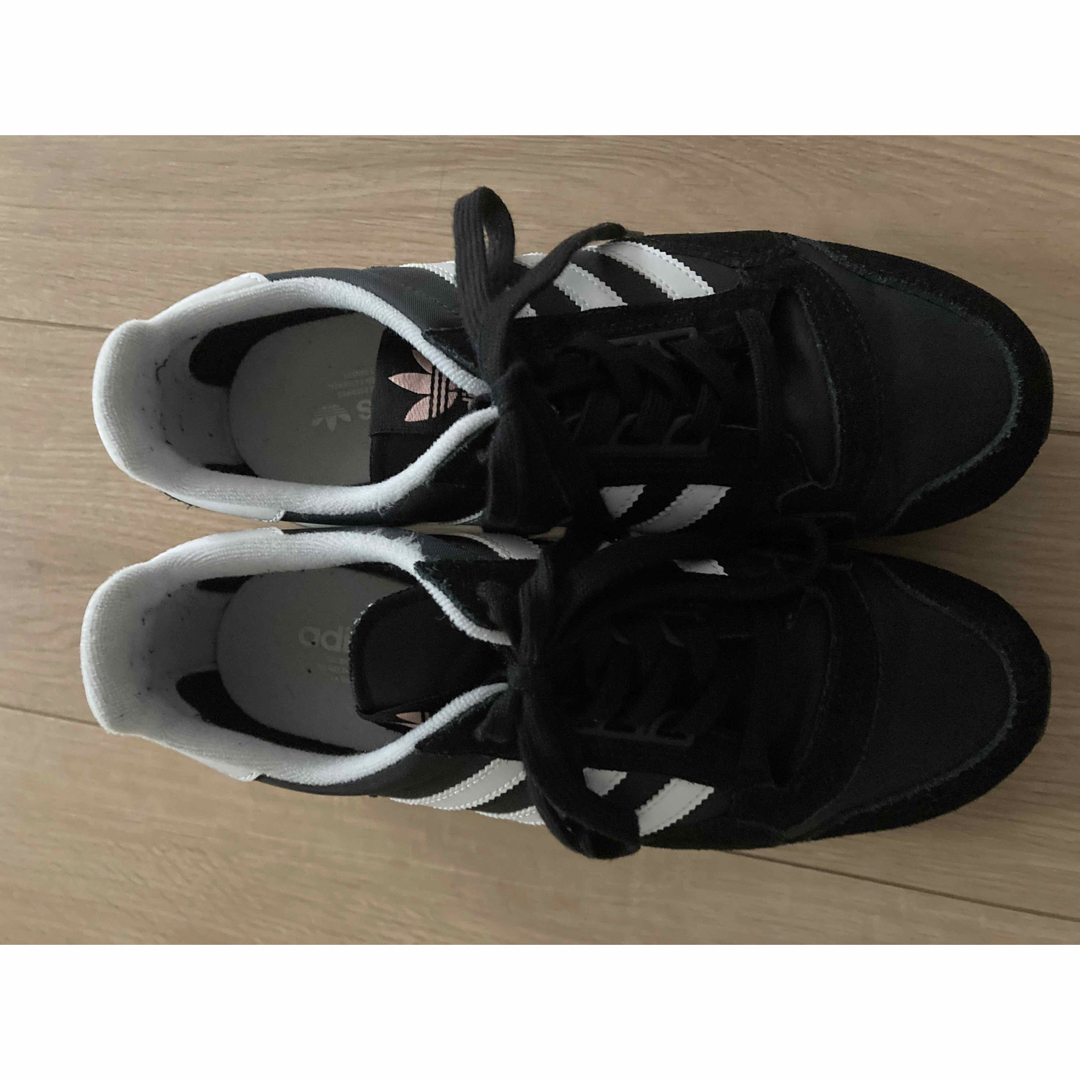 adidas(アディダス)のアディダス　レディース　スニーカー　ブラック　黒 レディースの靴/シューズ(スニーカー)の商品写真