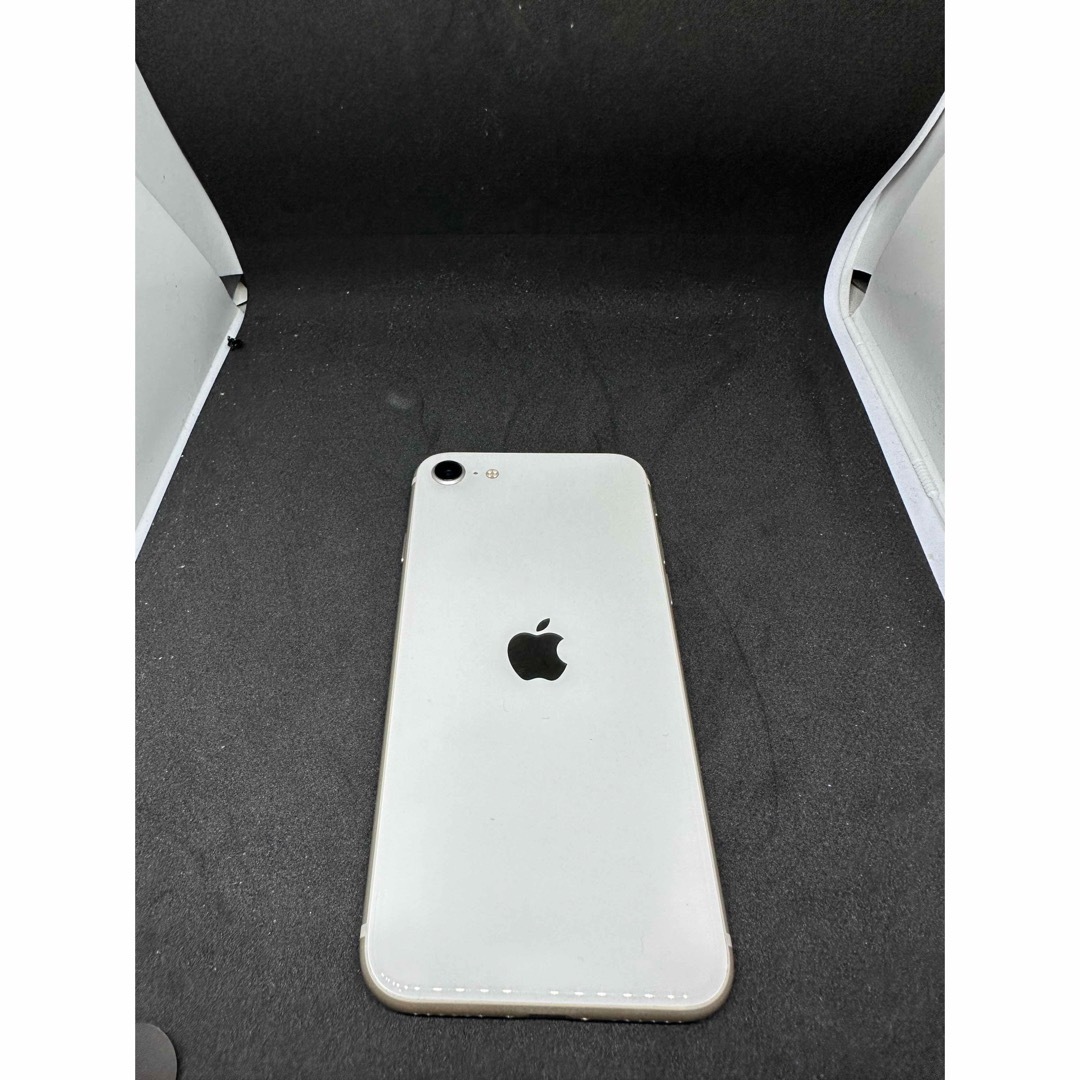 iPhone SE (第3世代) スターライト 64 GB SIMフリーSIMフリー