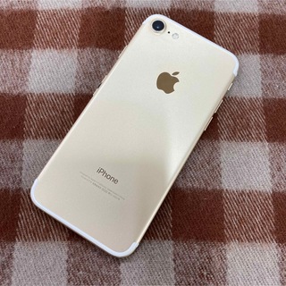 アイフォーン(iPhone)の🔴《8132》iPhone7 32GB SIMフリー(スマートフォン本体)