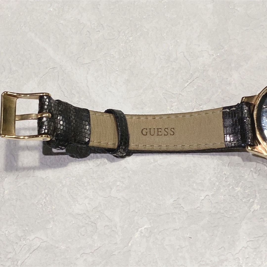 GUESS(ゲス)の【GUESS】腕時計 ゴールド×革ベルト本革 ブラック レディースのファッション小物(腕時計)の商品写真