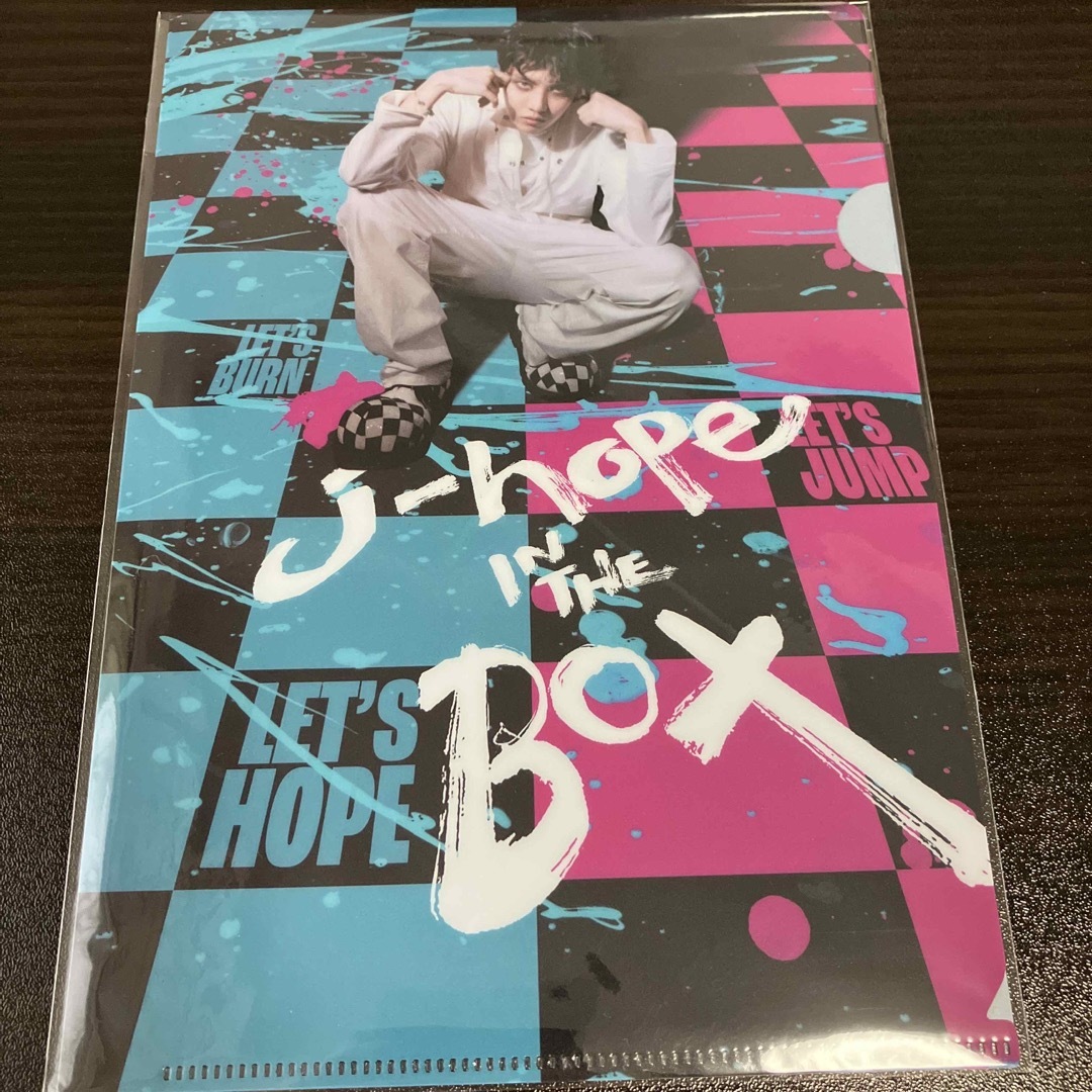 防弾少年団(BTS)(ボウダンショウネンダン)のj-hope IN THE BOX クリアファイル エンタメ/ホビーのタレントグッズ(アイドルグッズ)の商品写真