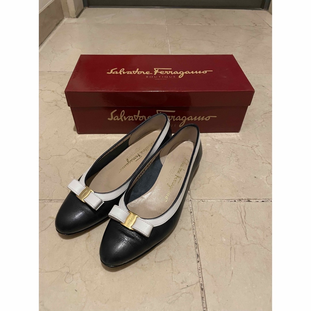 Salvatore Ferragamo 靴 ヴァリナ 4C 美品（フェラガモ）