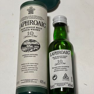 ラフロイグ　LAPHROAIG １０年　スコッチウイスキー　５０ml(ウイスキー)