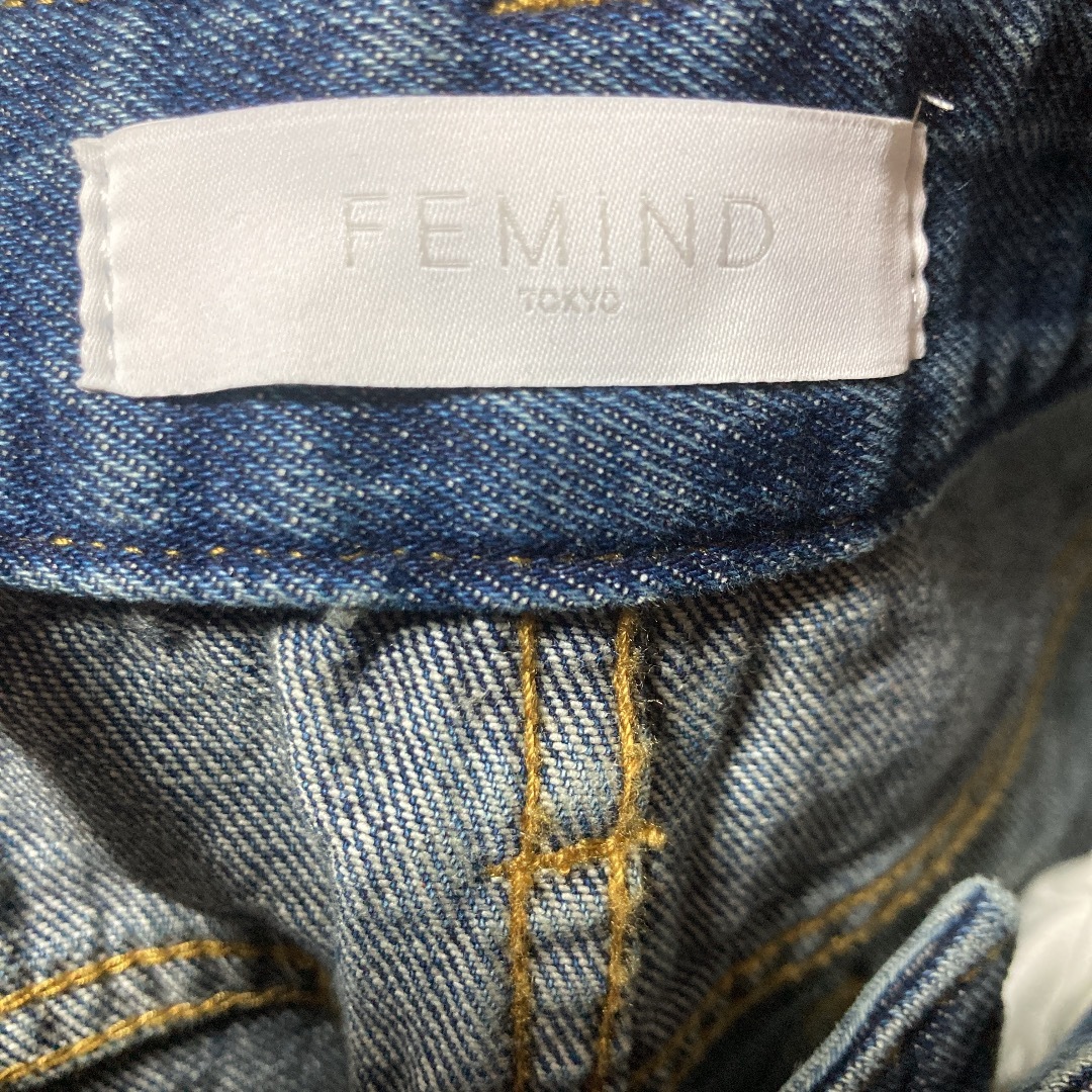 FEMIND TOKYO(フェマイントウキョウ)のカットオフデニムパンツ レディース ミセスファッション ジーパン スリム 細め  レディースのパンツ(ショートパンツ)の商品写真